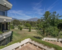 Resale - apartment - Estepona - Atalaya
