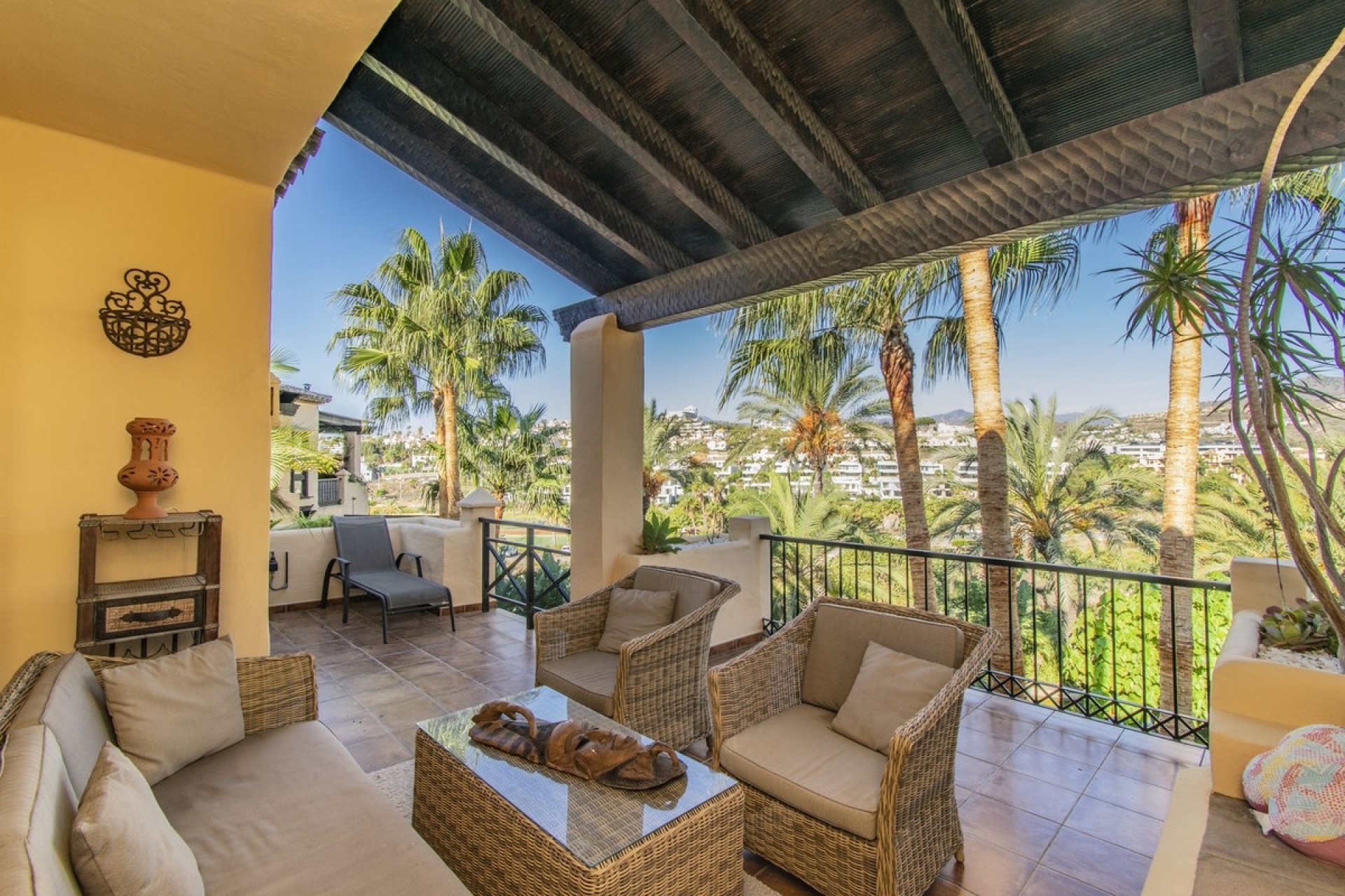 Resale - apartment - Estepona - Atalaya