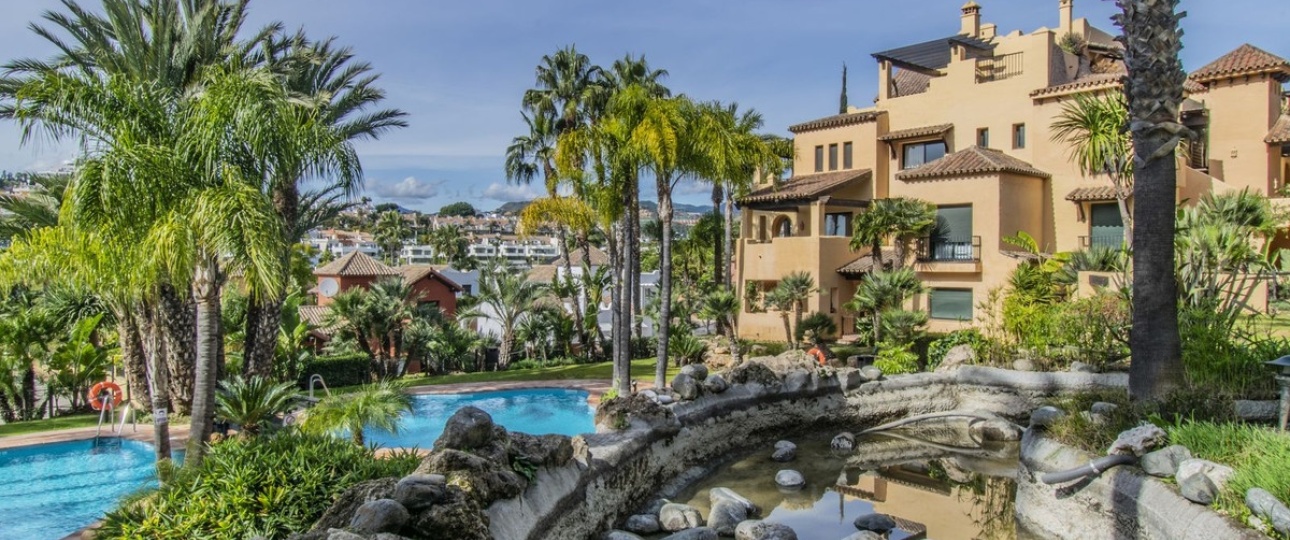 Resale - apartment - Estepona - Atalaya