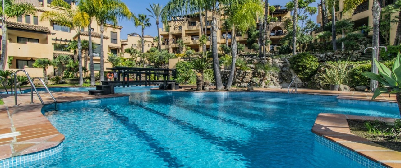 Resale - apartment - Estepona - Atalaya