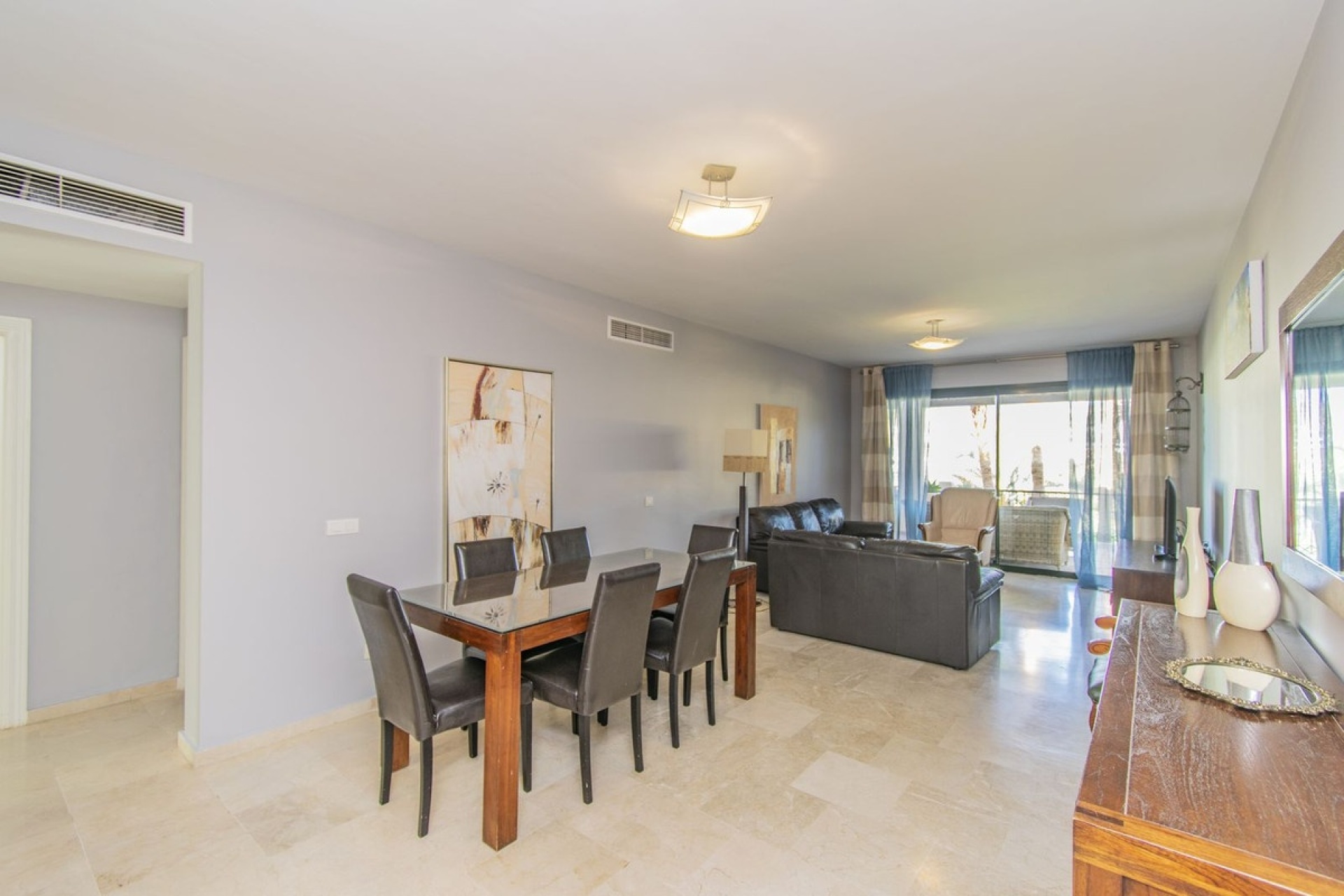 Resale - apartment - Estepona - Atalaya