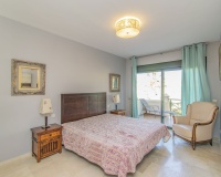Resale - apartment - Estepona - Atalaya