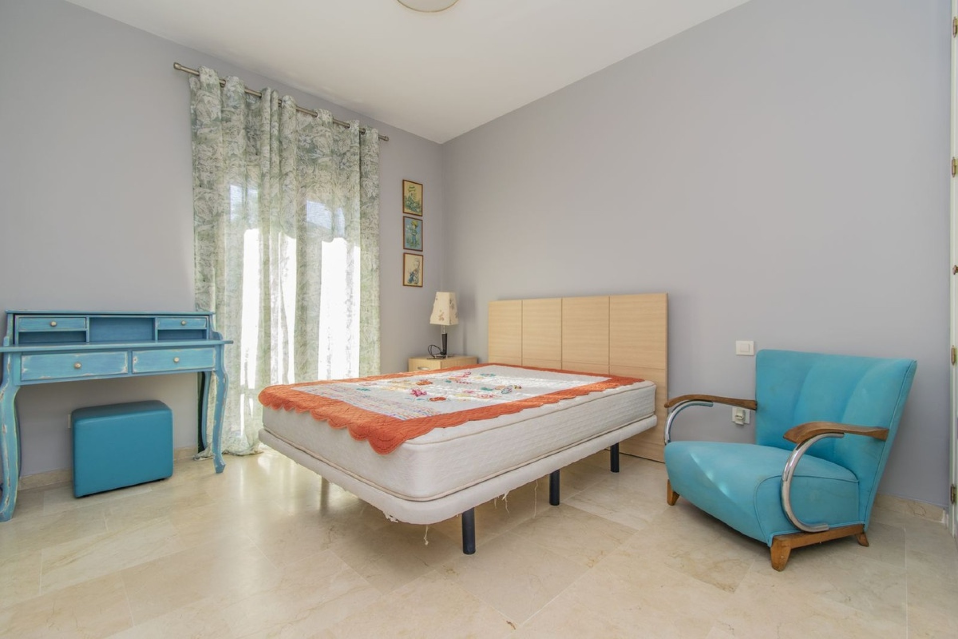 Resale - apartment - Estepona - Atalaya