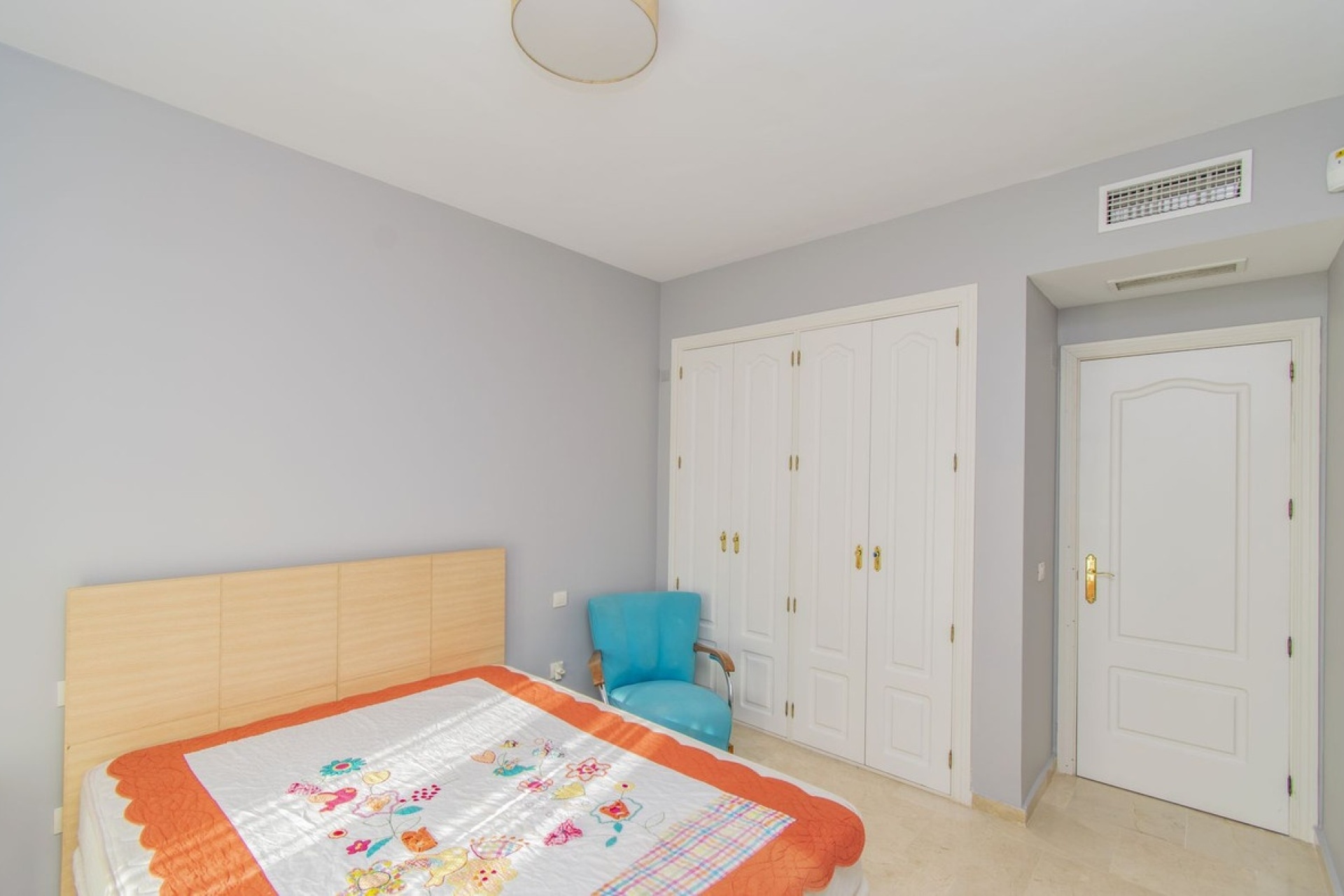 Resale - apartment - Estepona - Atalaya