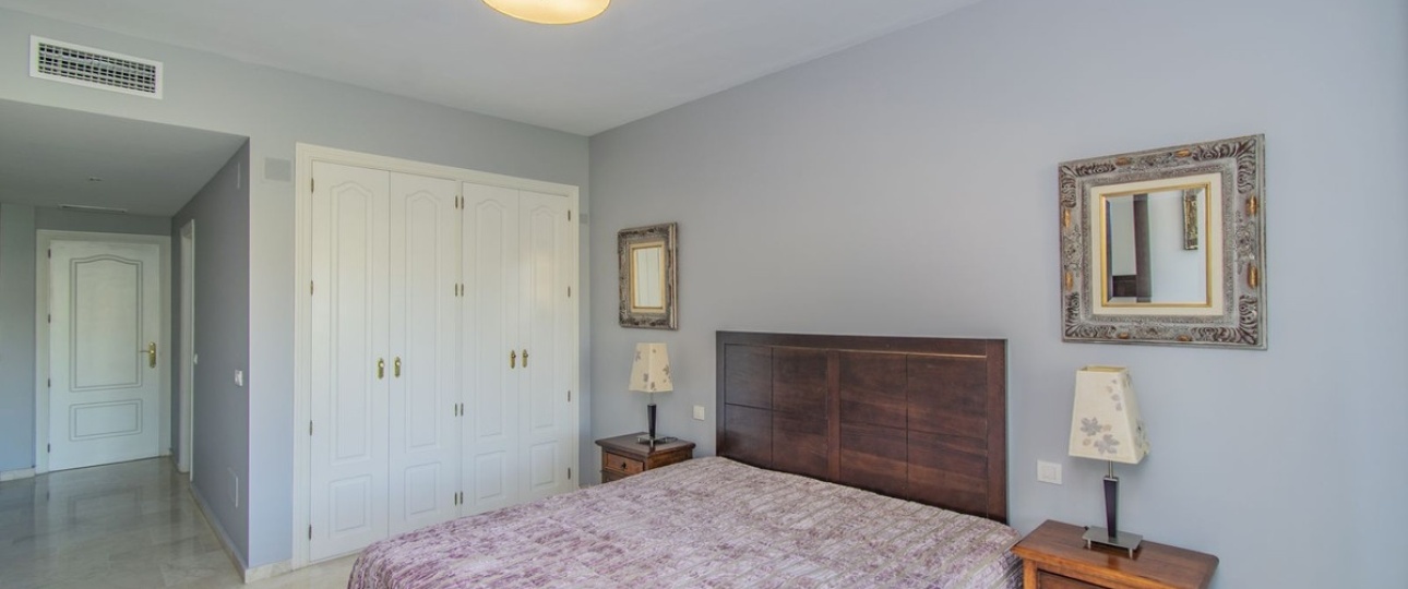 Resale - apartment - Estepona - Atalaya