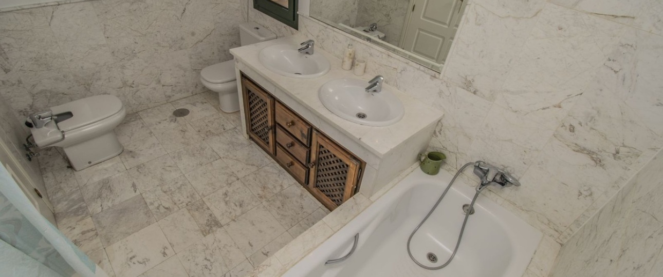 Resale - apartment - Estepona - Atalaya