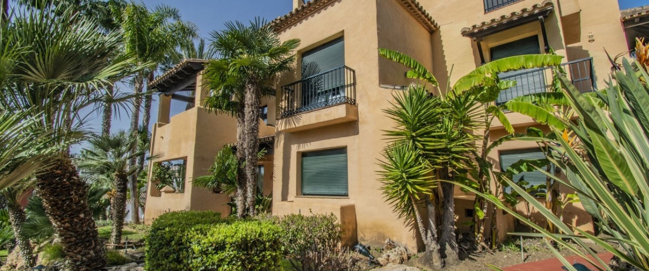 Resale - apartment - Estepona - Atalaya