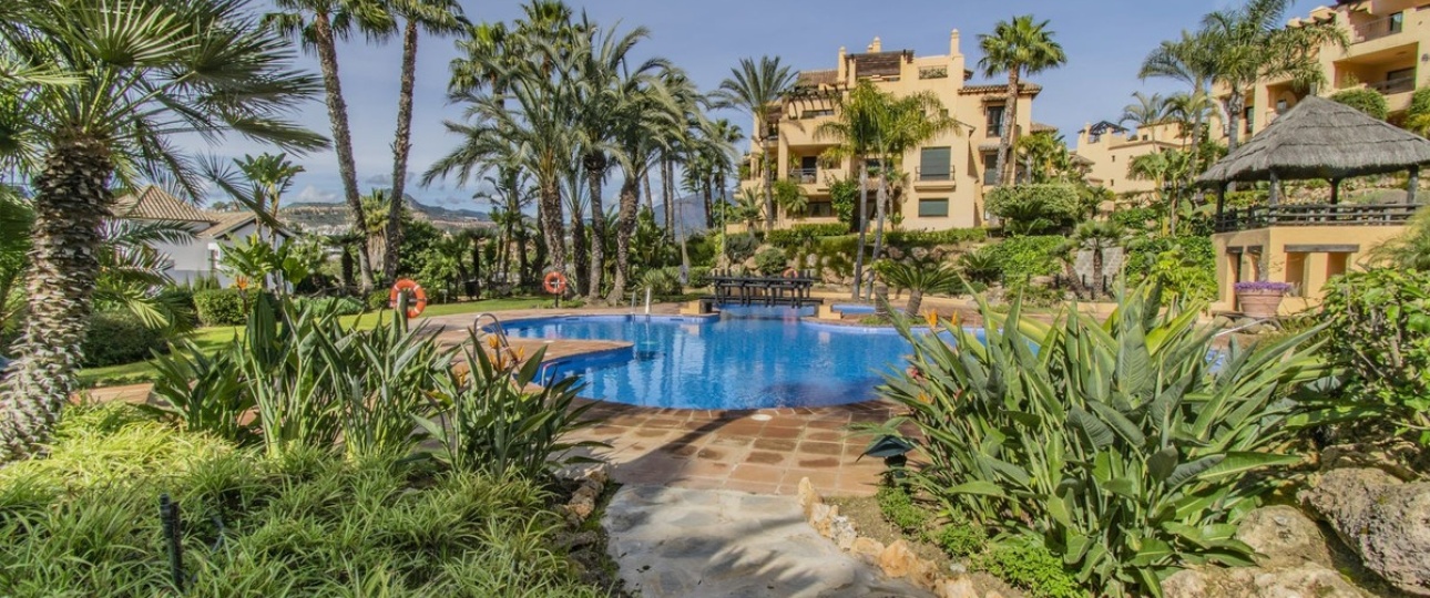 Resale - apartment - Estepona - Atalaya