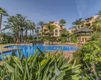 Resale - apartment - Estepona - Atalaya