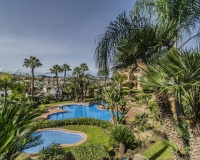 Resale - apartment - Estepona - Atalaya