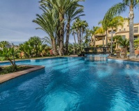 Resale - apartment - Estepona - Atalaya
