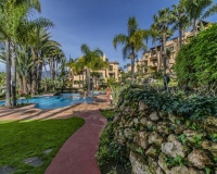 Resale - apartment - Estepona - Atalaya