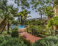 Resale - apartment - Estepona - Atalaya