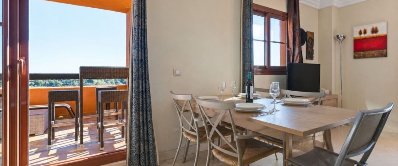Resale - apartment - Estepona - Atalaya