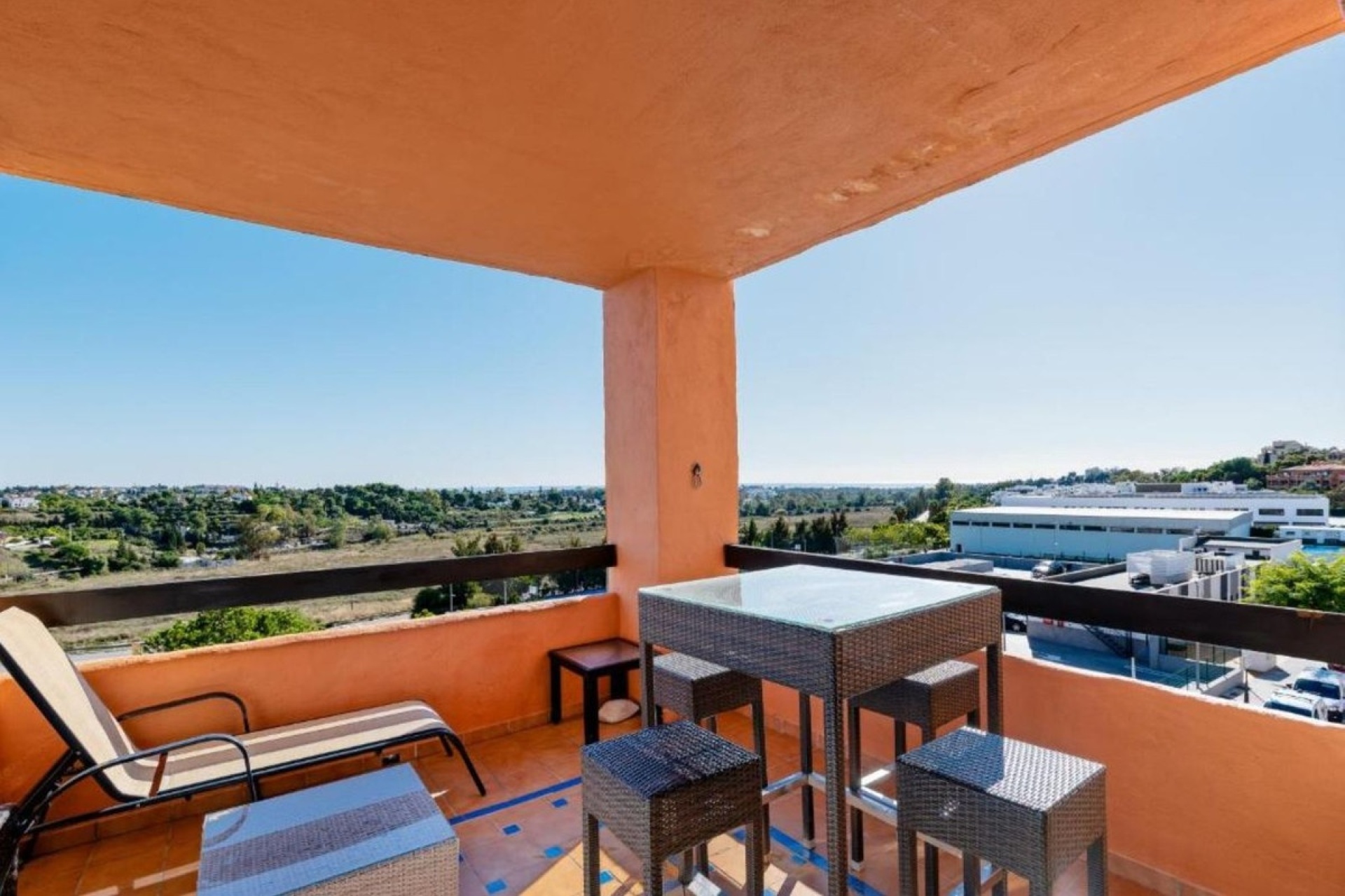 Resale - apartment - Estepona - Atalaya