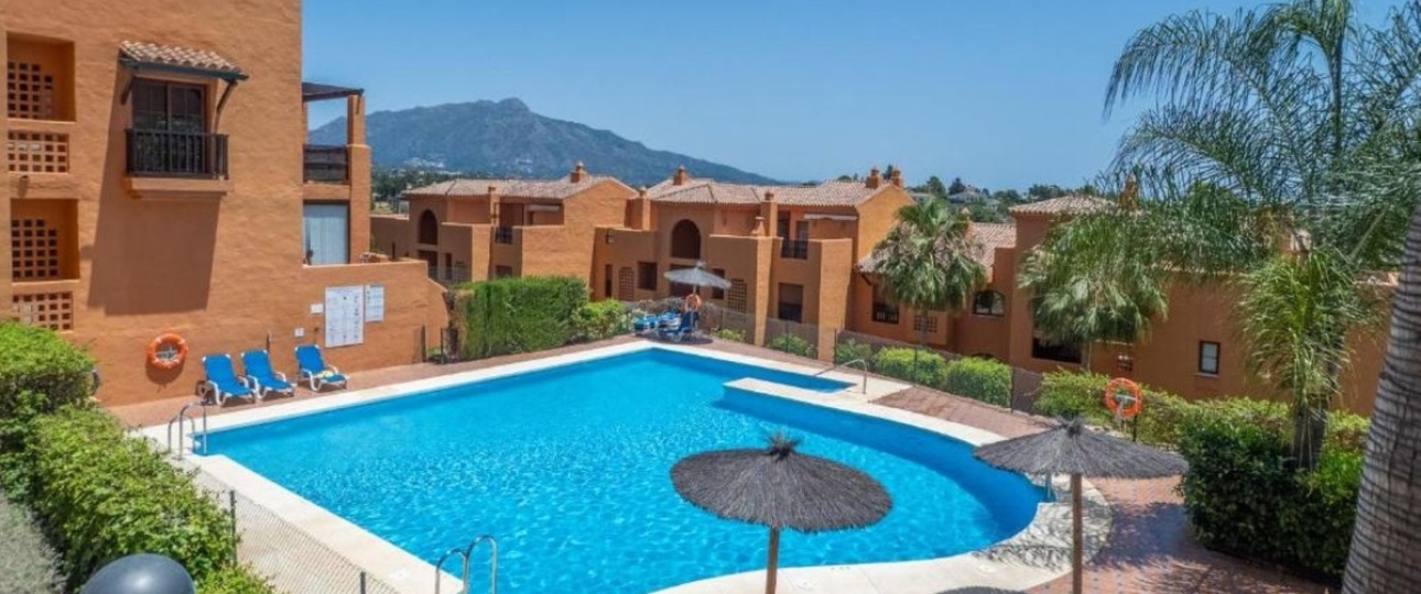 Resale - apartment - Estepona - Atalaya
