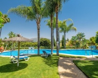 Resale - apartment - Estepona - Atalaya
