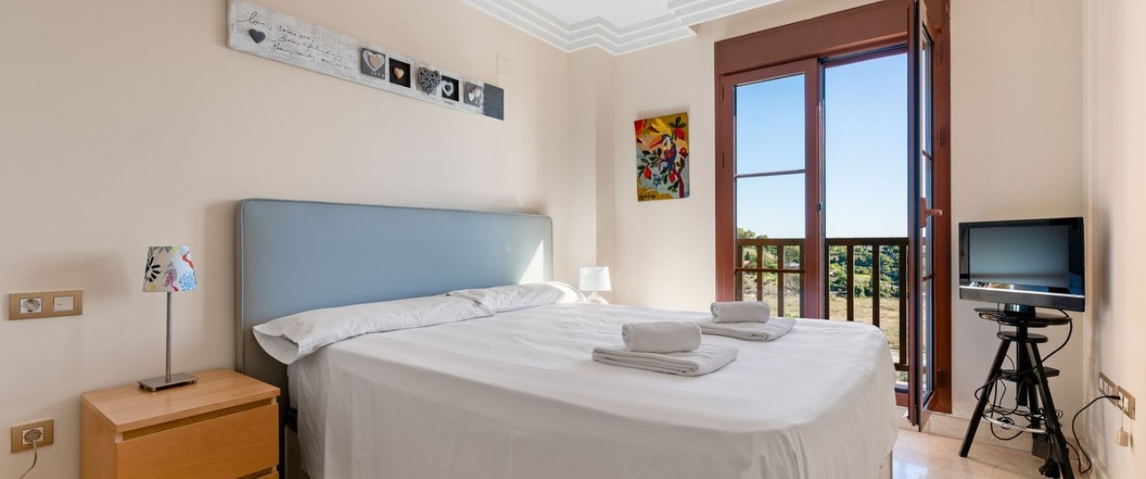 Resale - apartment - Estepona - Atalaya