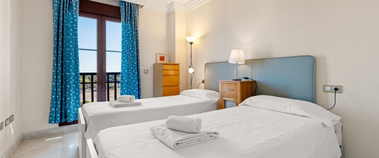 Resale - apartment - Estepona - Atalaya