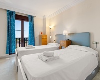 Resale - apartment - Estepona - Atalaya