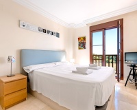 Resale - apartment - Estepona - Atalaya