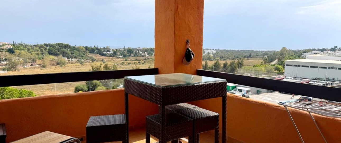 Resale - apartment - Estepona - Atalaya