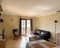 Resale - apartment - Estepona - Atalaya