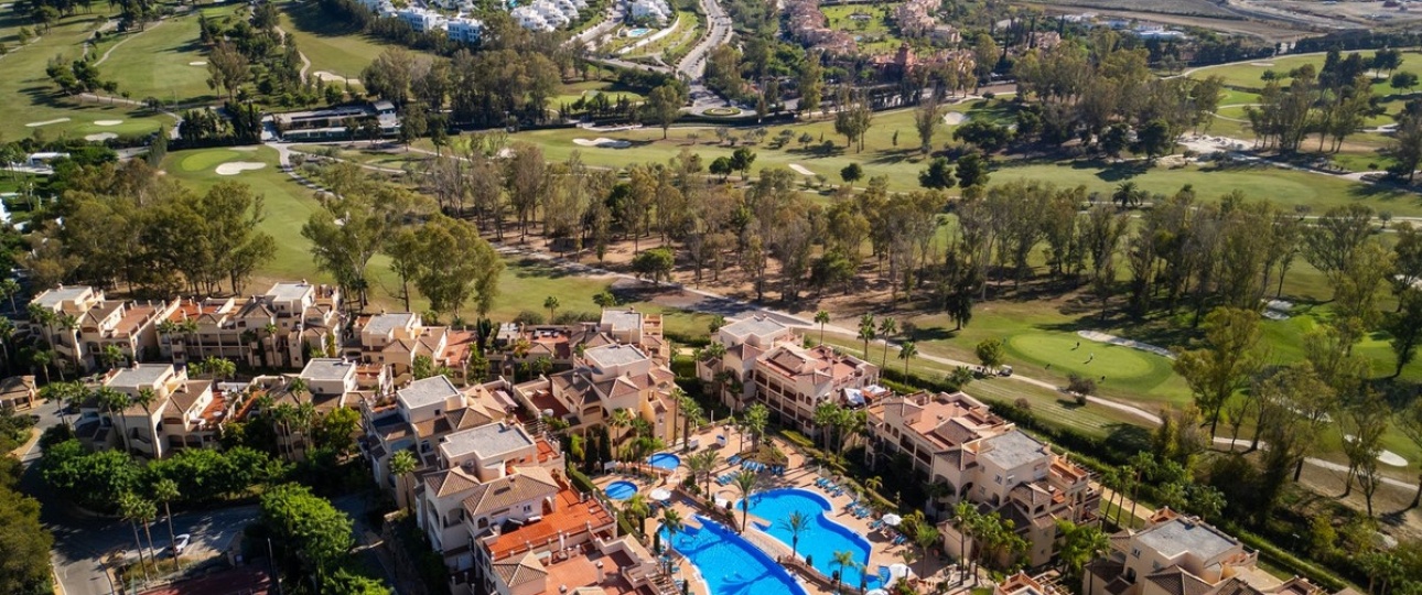 Resale - apartment - Estepona - Atalaya