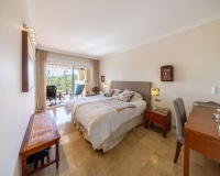 Resale - apartment - Estepona - Atalaya