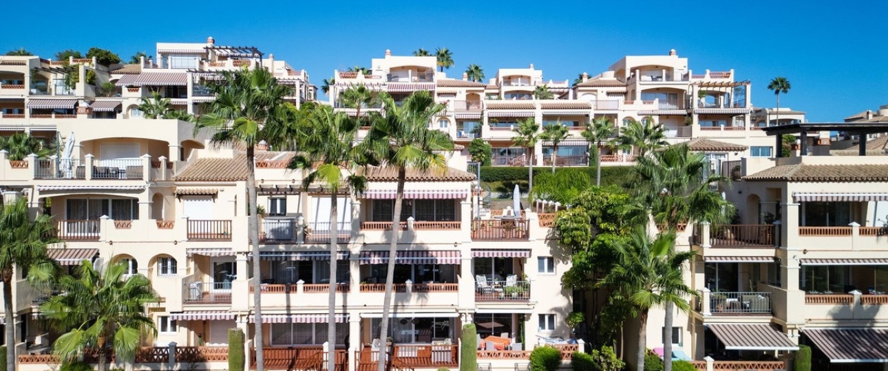 Resale - apartment - Estepona - Atalaya