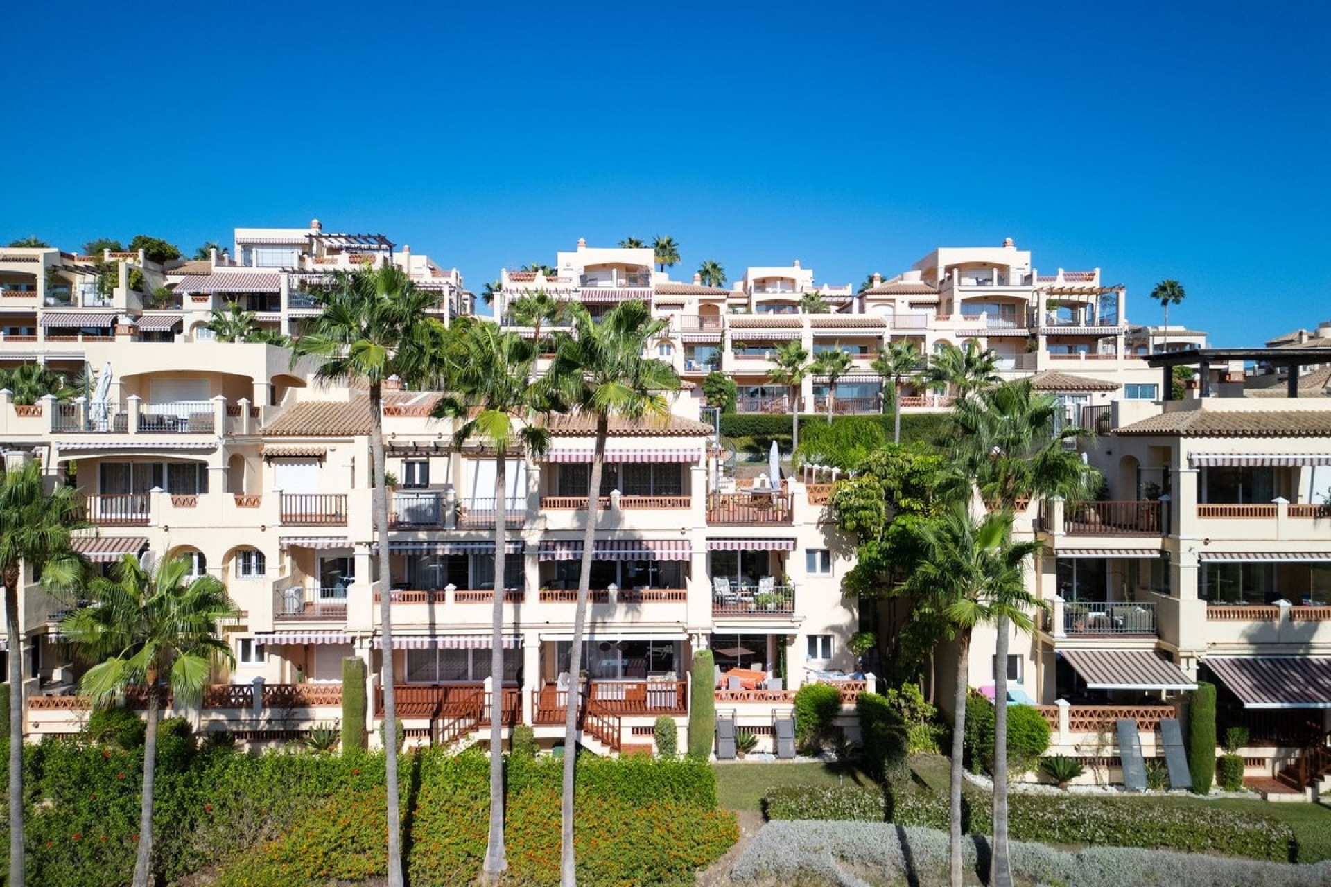 Resale - apartment - Estepona - Atalaya