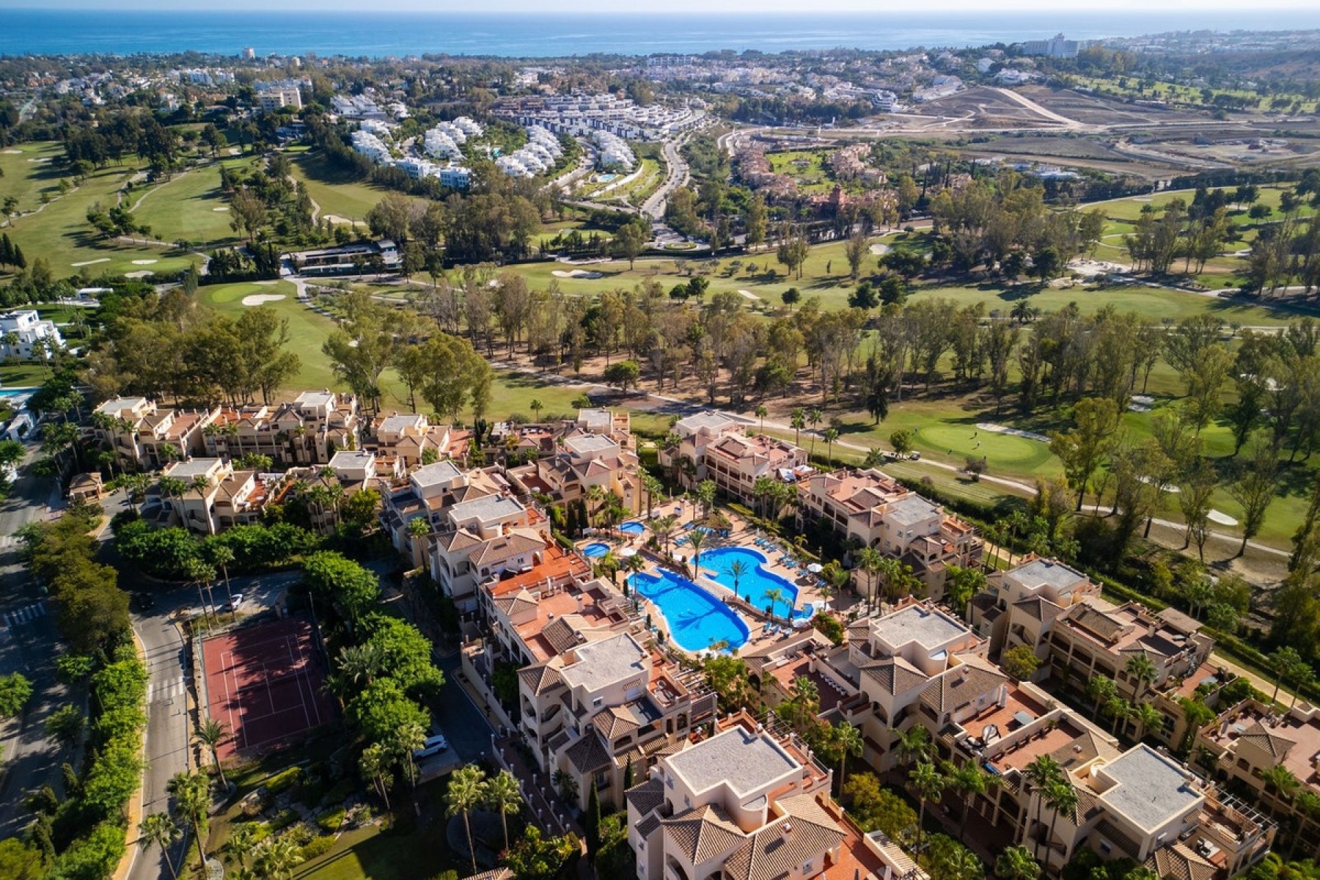 Resale - apartment - Estepona - Atalaya