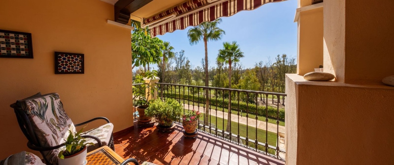 Resale - apartment - Estepona - Atalaya