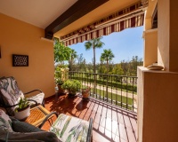Resale - apartment - Estepona - Atalaya