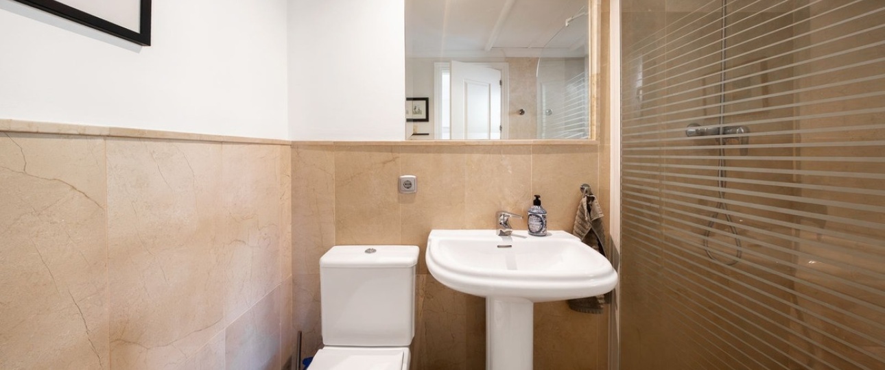 Resale - apartment - Estepona - Atalaya