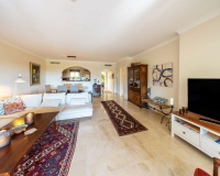 Resale - apartment - Estepona - Atalaya