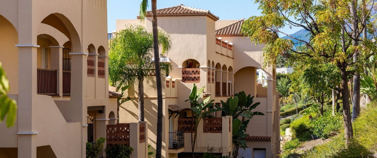 Resale - apartment - Estepona - Atalaya
