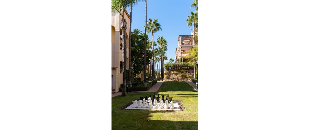 Resale - apartment - Estepona - Atalaya