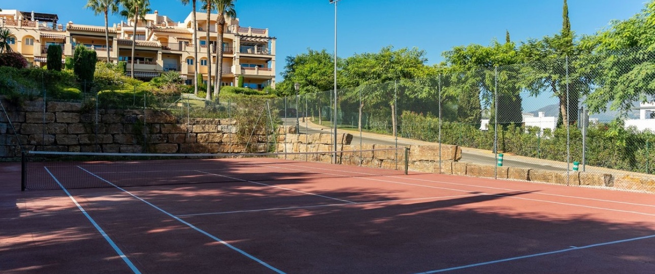 Resale - apartment - Estepona - Atalaya