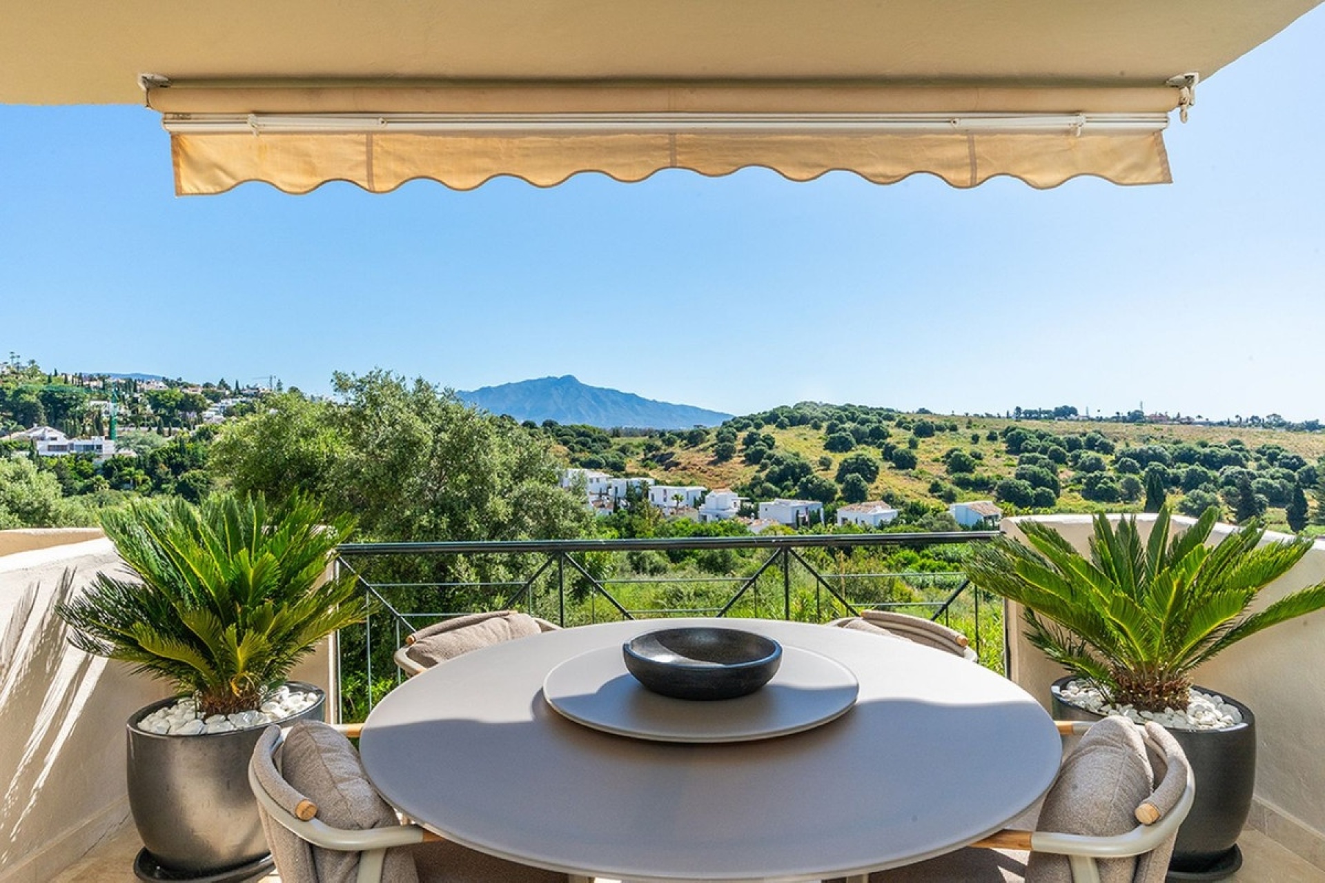 Resale - apartment - Estepona - Bel Air