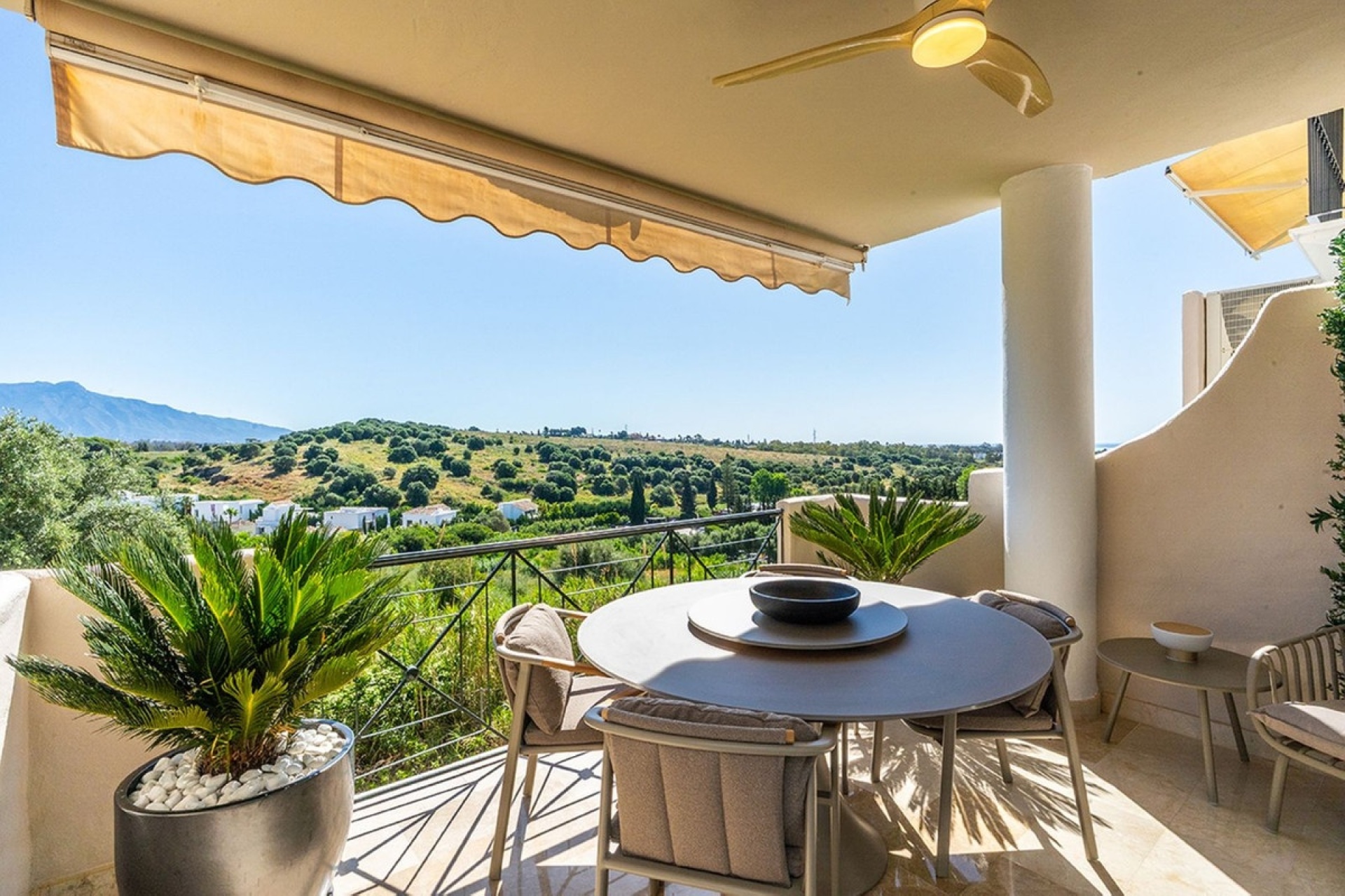 Resale - apartment - Estepona - Bel Air