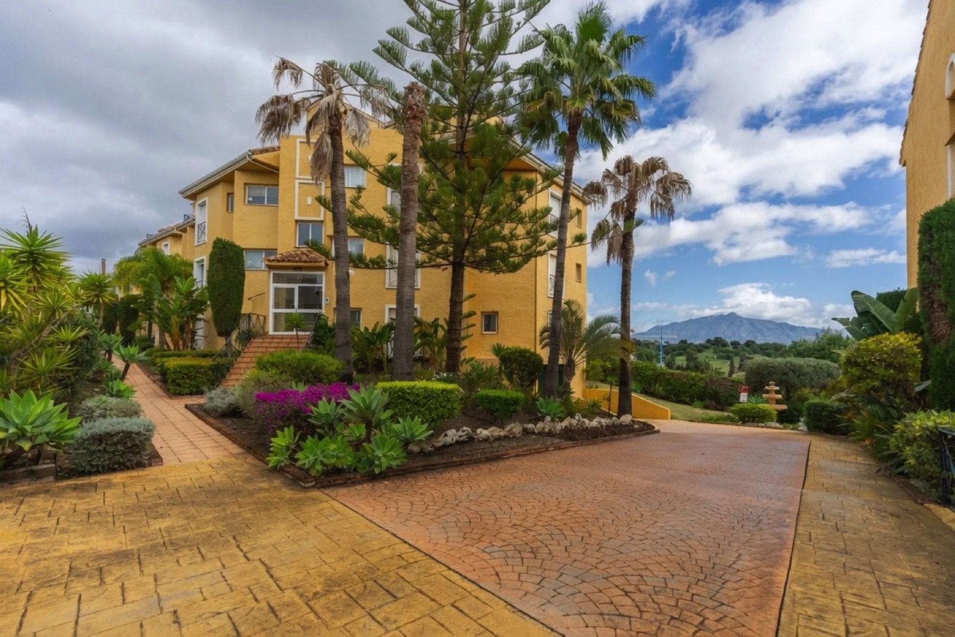Resale - apartment - Estepona - Bel Air