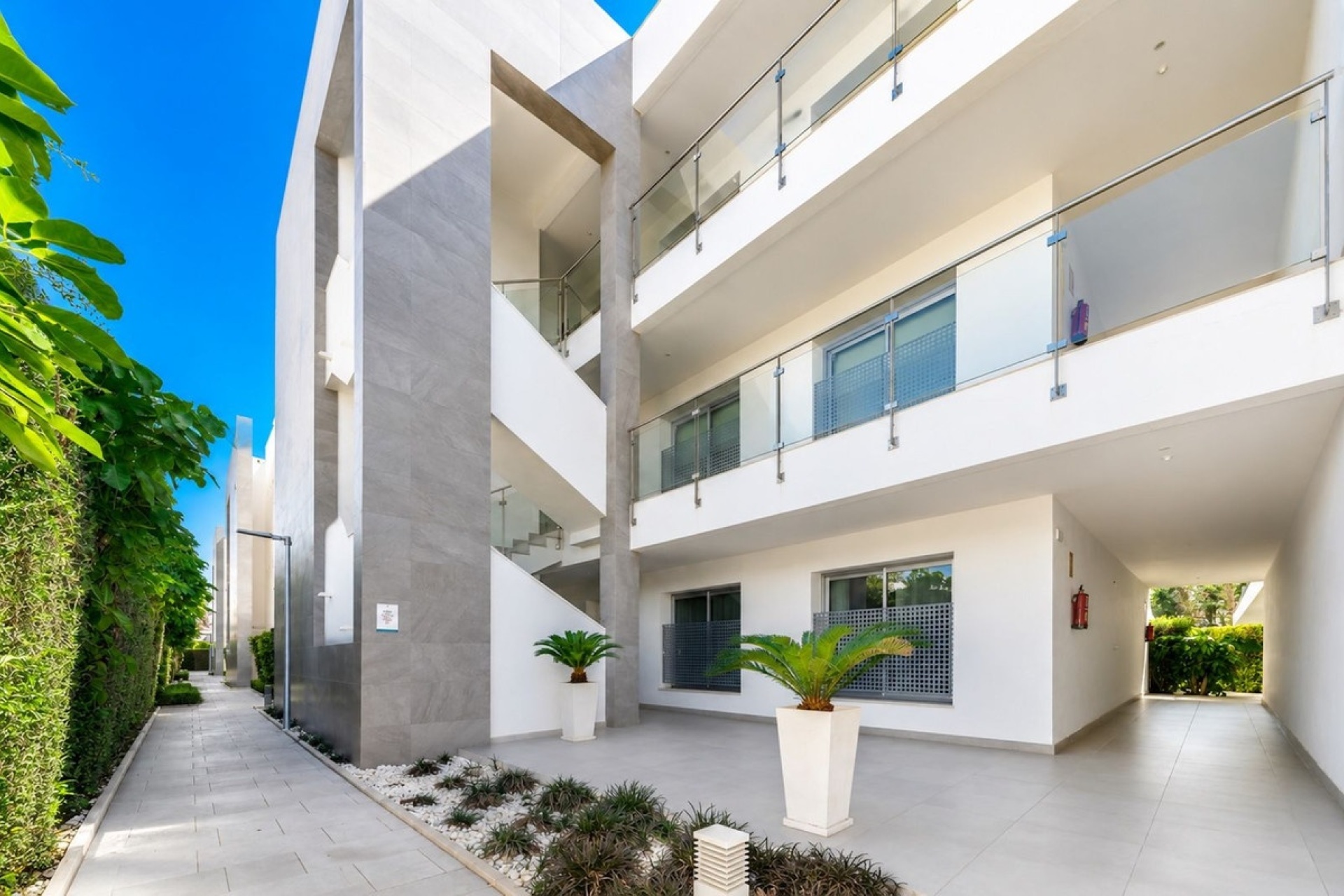 Resale - apartment - Estepona - Bel Air