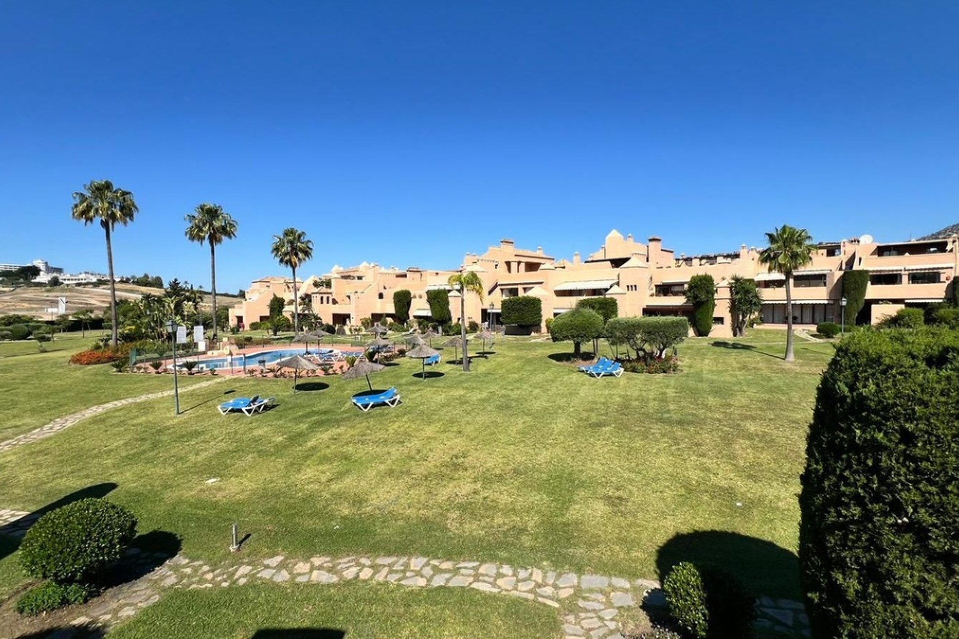Resale - apartment - Estepona - Bel Air