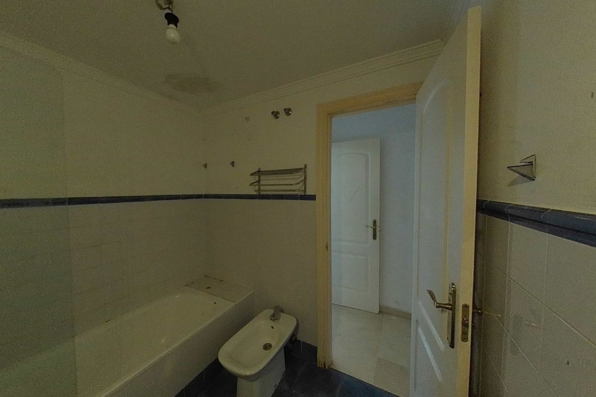 Resale - apartment - Estepona - Bel Air