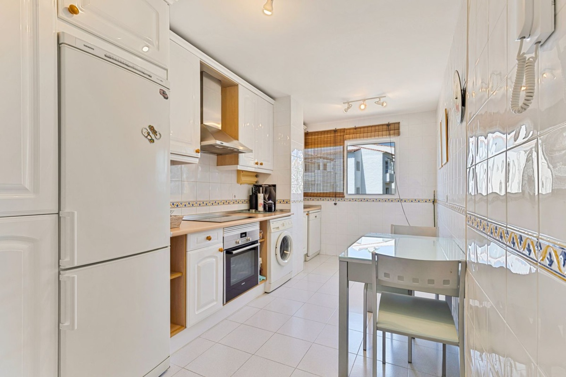 Resale - apartment - Estepona - Bel Air