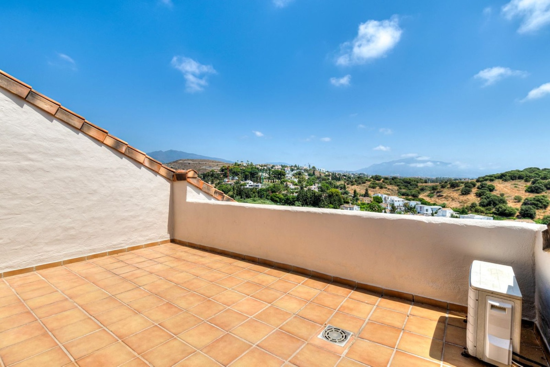 Resale - apartment - Estepona - Bel Air