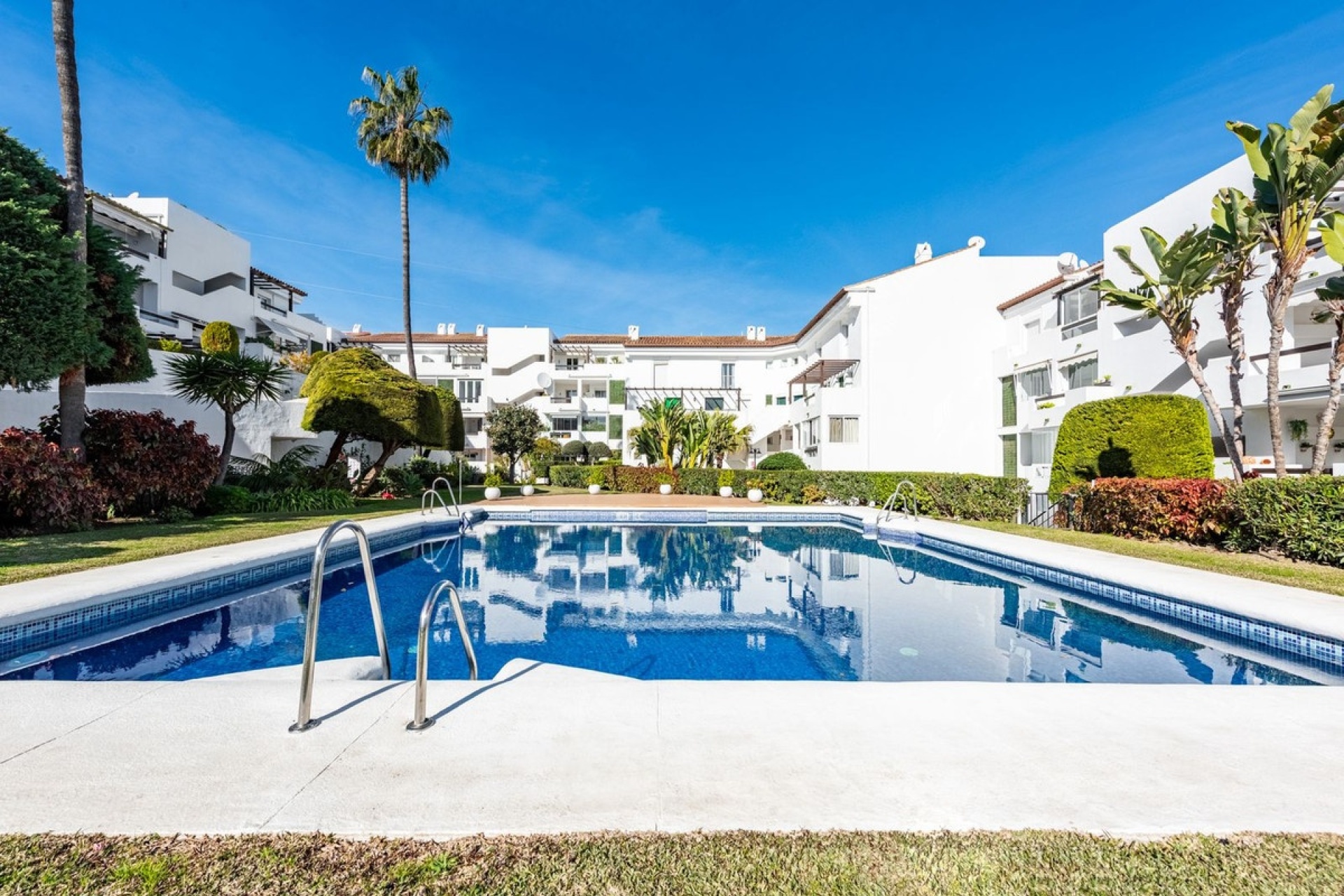 Resale - apartment - Estepona - Bel Air