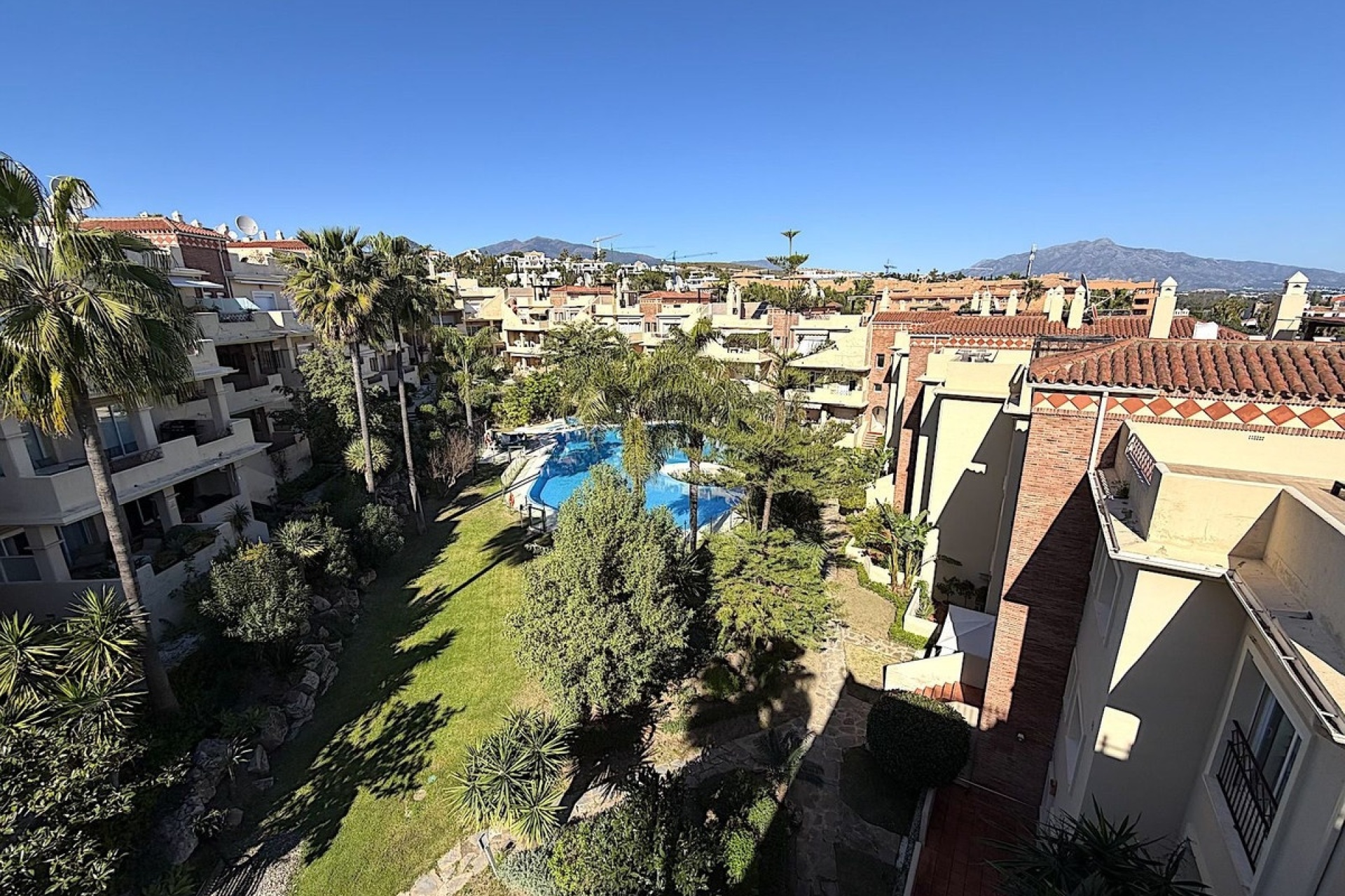Resale - apartment - Estepona - Bel Air