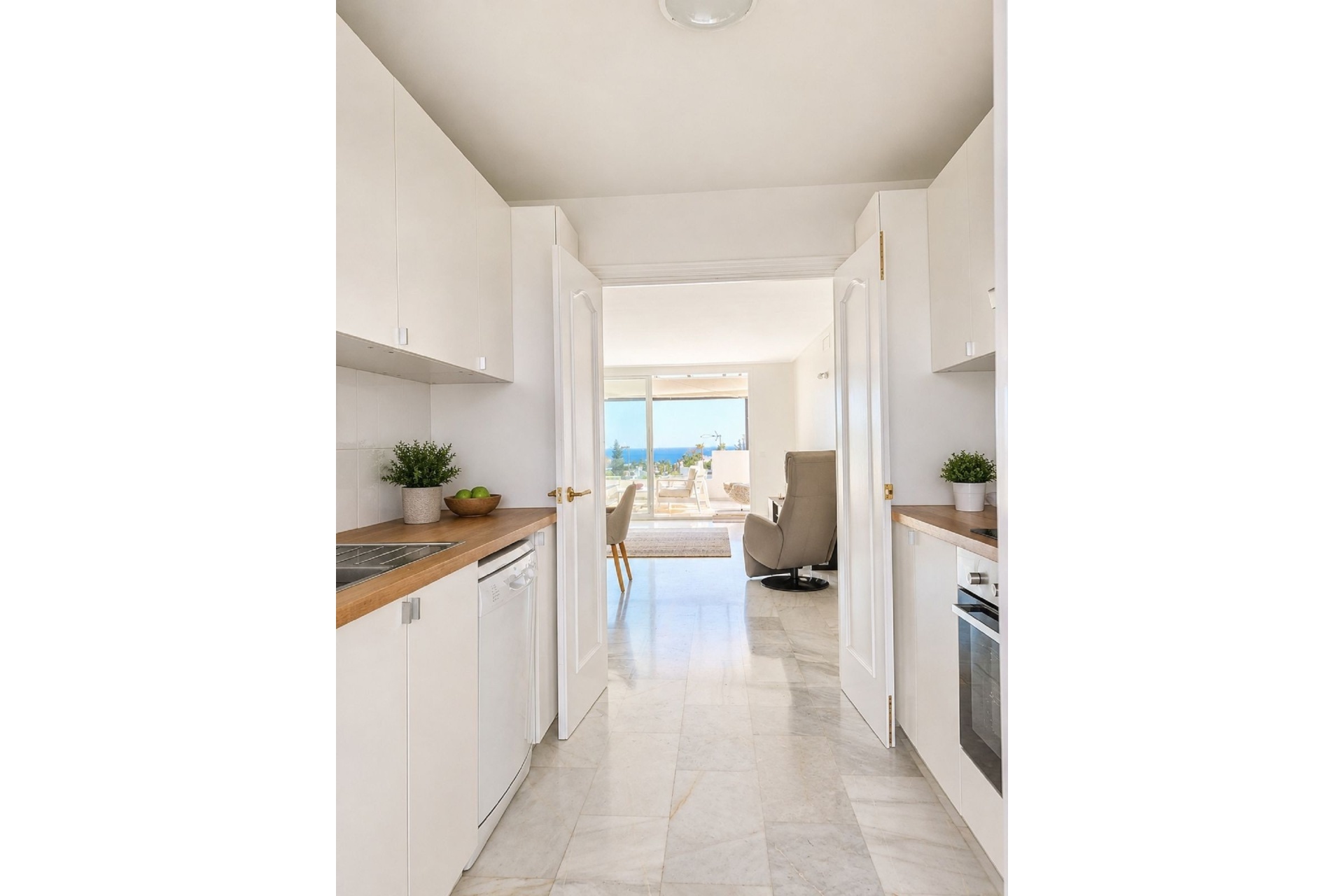 Resale - apartment - Estepona - Bel Air